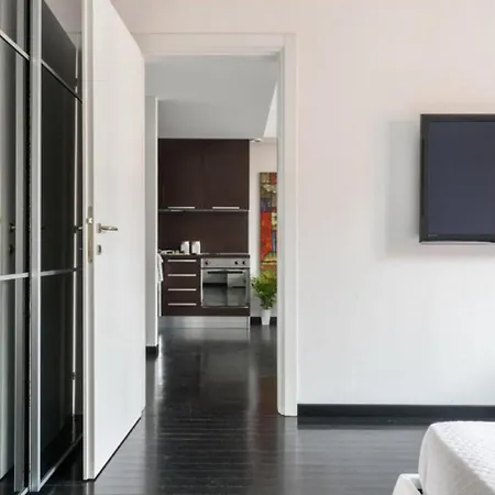 Arco Della Pace -4 Bed *